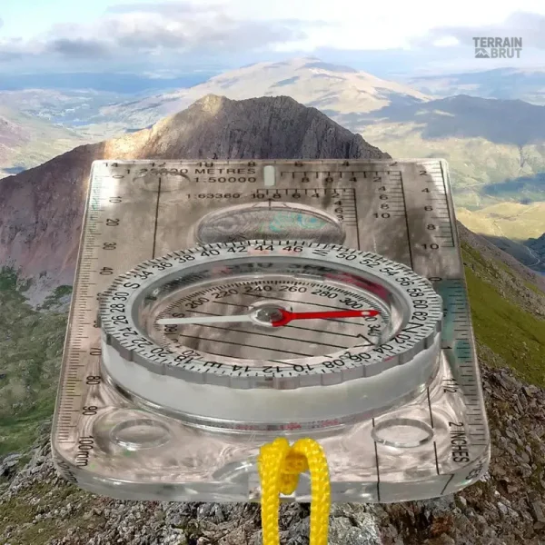 Boussole avec échelle pour orientation précise