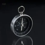 Porte clé boussole, essentiel pour vos excursions en plein air