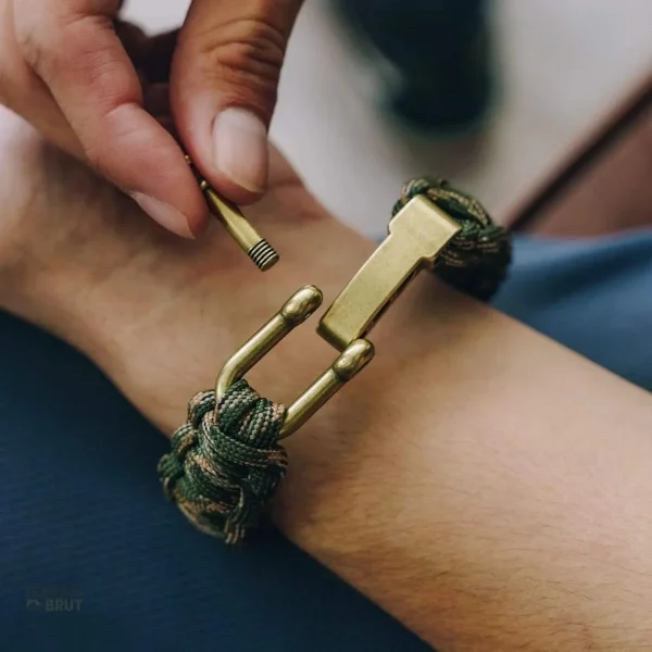 Bracelet utilitaire en paracorde pour les activités de plein air