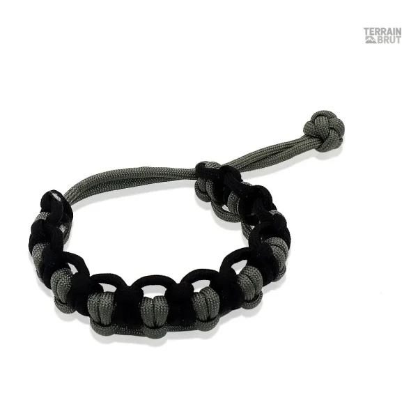 Bracelet utile pour les activités de camping et d'exploration