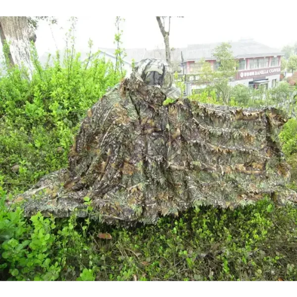 Cape stylée avec motifs de camouflage pour un look discret