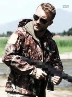 Vêtement camouflage conçu pour les activités de plein air