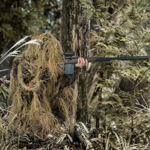 Costume camouflé pour la chasse en milieu naturel