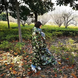 Couverture de survie en version camouflage pratique