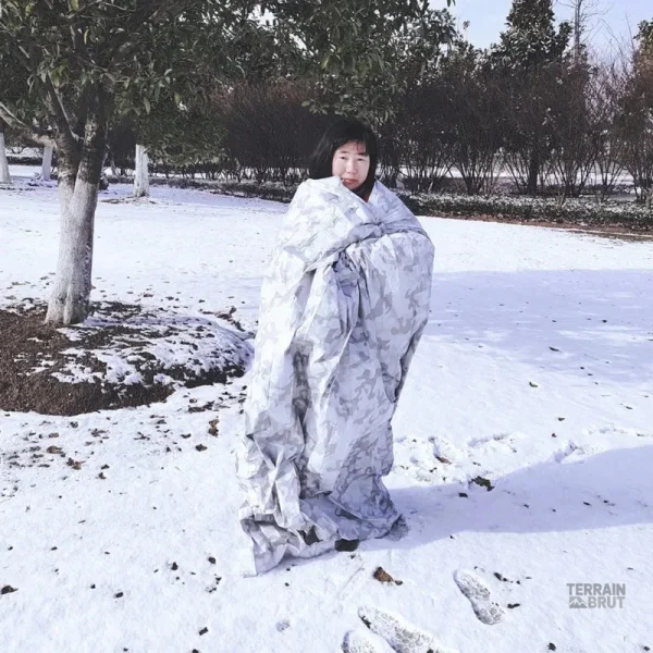 Accessoire de survie : couverture double camouflage