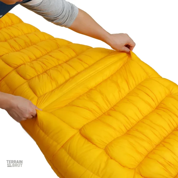 Duvet isolant pour nuits en montagne