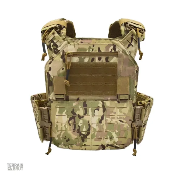 Vêtement tactique avec fonctionnalités multiples