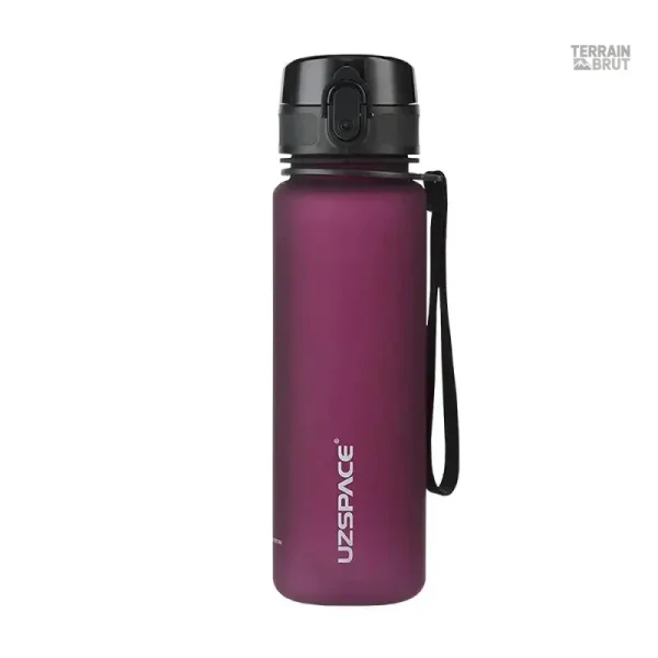 Gourde pratique et sécurisée pour l'hydratation en pleine nature