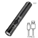 Lampe de survie avec design coudé pour un éclairage ciblé