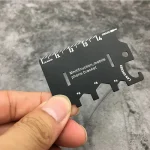 Outil multifonction léger et robuste pour aventuriers en extérieur