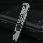 Outil pratique pour les loisirs en plein air en alliage