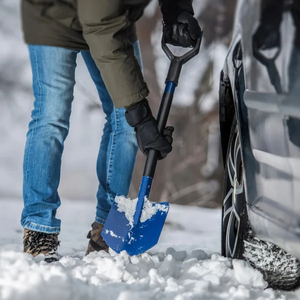 Accessoire de jardinage et déneigement en acier durable