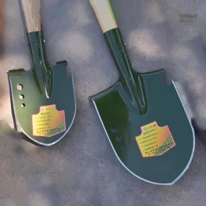 Pelle de survie pour activités de plein air