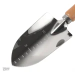 Pelle de survie pour plantation et désherbage