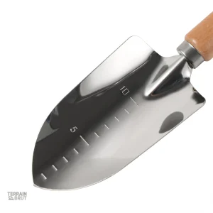 Pelle de survie pour plantation et désherbage