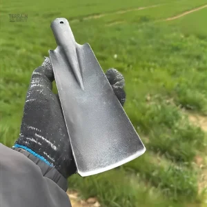Petite spade robuste pour plantation et travaux agricoles