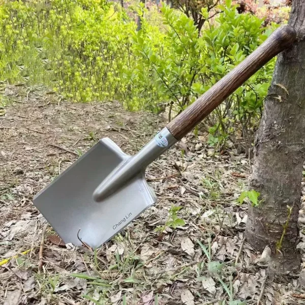 Accessoire de jardinage polyvalent et résistant