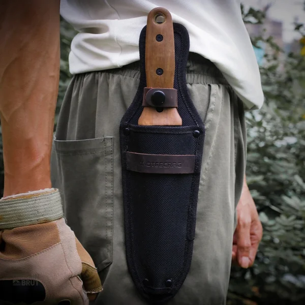 Pelle de survie compacte avec étui inclus