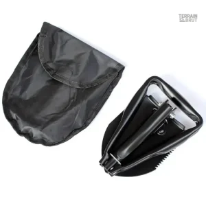 Accessoire essentiel en pleine nature, pelle pliante robuste