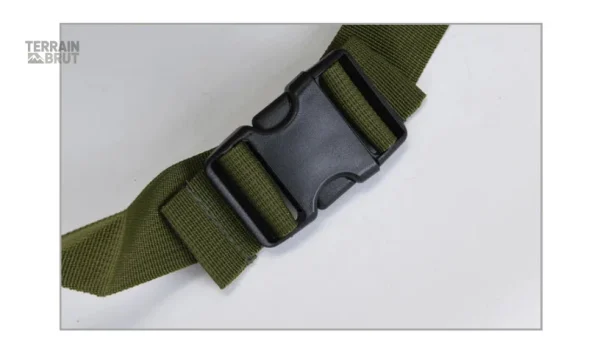 Sac à dos vert, allié des randonnées en montagne