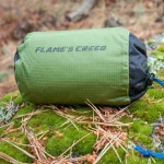 Tarp de randonnée léger, essentiel pour les explorateurs