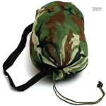 Vêtement Ghillie conçu pour un camouflage efficace dans divers environnements