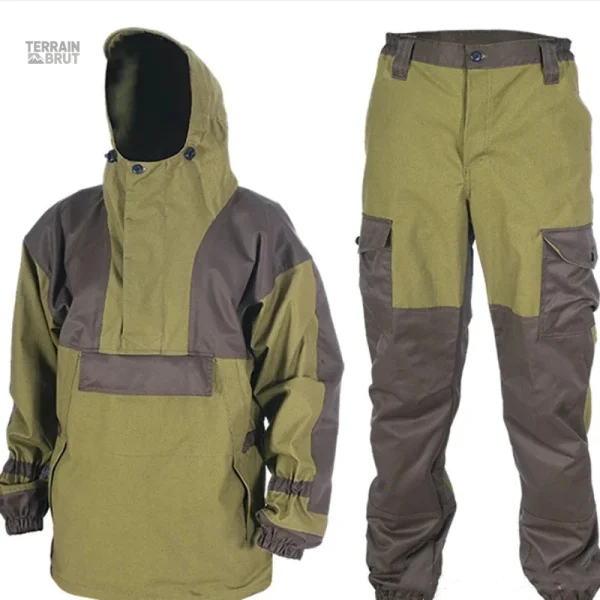 Équipement tactique en motif camouflage