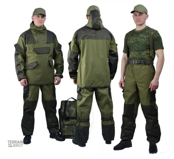 Tenue camouflage robuste pour randonnée