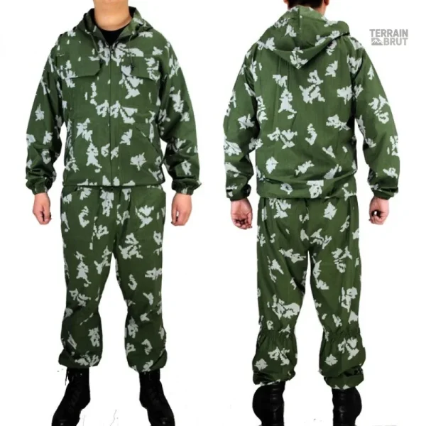Tenue camouflage pour airsoft avec capuche intégrée