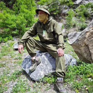 Pull de combat camouflage adapté aux jeux d'airsoft